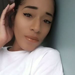 Meet your Posher, Nakia